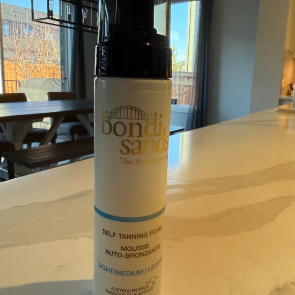 ✨CLOSET CLEAR OUT ✨ NEW -BONDI SANDS - Self tanning foam - Picture 1 of 3